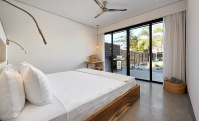 Luxury Villa Photo #17