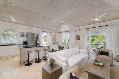 Luxury Villa Photo #7