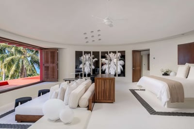 Luxury Villa Photo #34