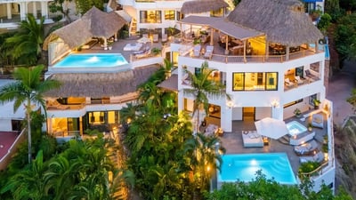 Luxury Villa Photo #2