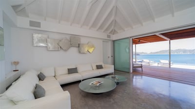 Luxury Villa Photo #28