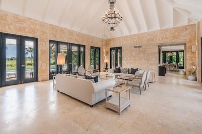 Luxury Villa Photo #14