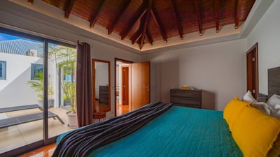 Luxury Villa Photo #27