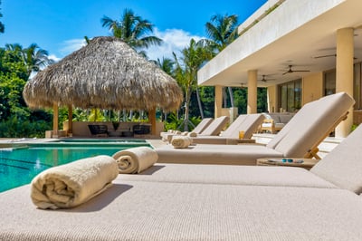 Luxury Villa Photo #2