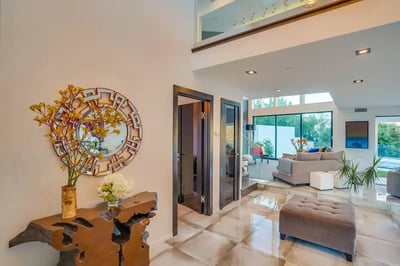 Luxury Villa Photo #17