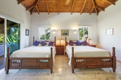Luxury Villa Photo #25