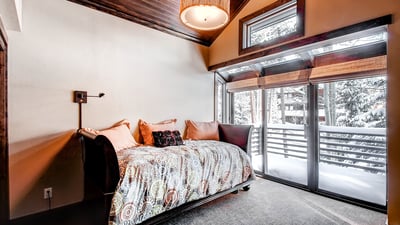 Twin bed with trundle room on upper level