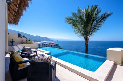 Luxury Villa Photo #4
