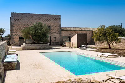 Luxury Villa Photo #2