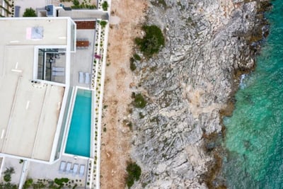 Luxury Villa Photo #4