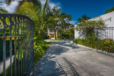 Luxury Villa Photo #43