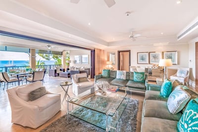 Luxury Villa Photo #5