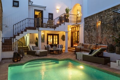 Luxury Villa Photo #2