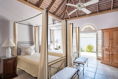 Luxury Villa Photo #7