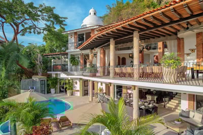 Luxury Villa Photo #18