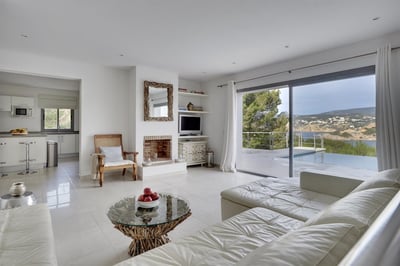 Luxury Villa Photo #11