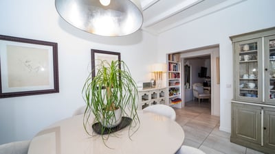 Luxury Villa Photo #9