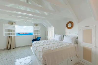 Luxury Villa Photo #17