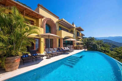 Luxury Villa Photo #3