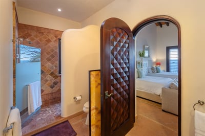 Luxury Villa Photo #40