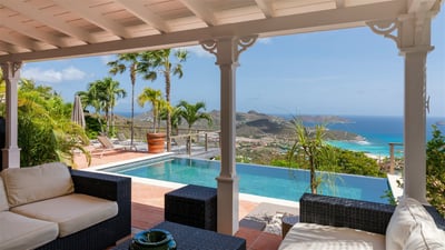 Outdoor Lounge