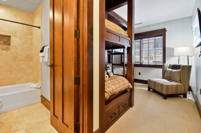 Luxury Villa Photo #17