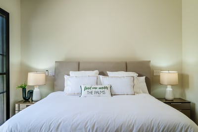 Green Primary Suite 3 (Main House): King Bed
