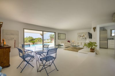 Luxury Villa Photo #7