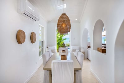 Luxury Villa Photo #6