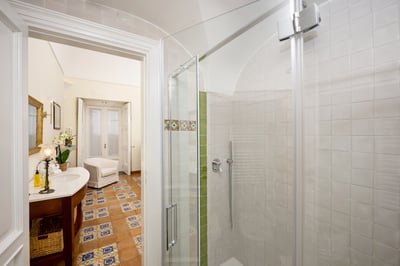 Luxury Villa Photo #27