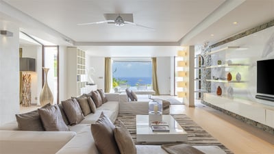 Luxury Villa Photo #18
