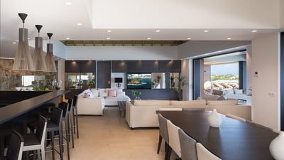 Kitchen & Dining Area