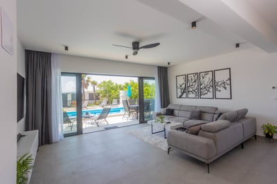 Luxury Villa Photo #24