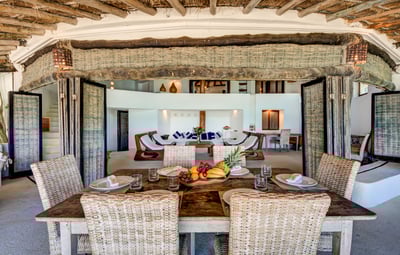 Luxury Villa Photo #7