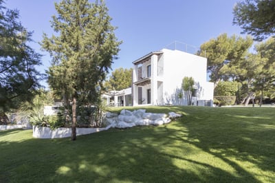 Luxury Villa Photo #6