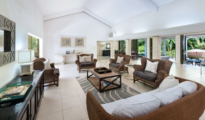 Luxury Villa Photo #4