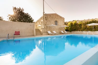 Luxury Villa Photo #2