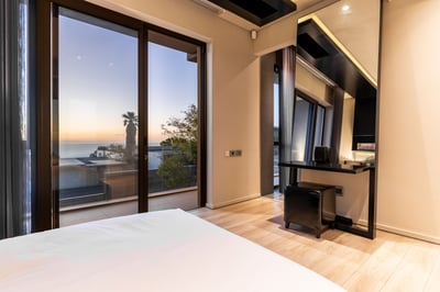 Luxury Villa Photo #38
