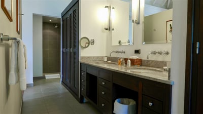 Luxury Villa Photo #46