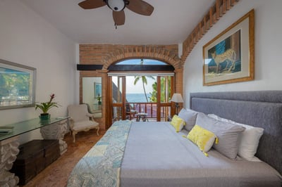 Luxury Villa Photo #41