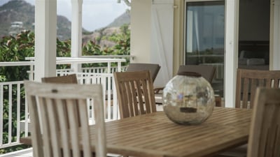 Dining Area & Kitchen