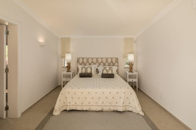 Luxury Villa Photo #18
