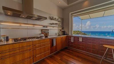 Luxury Villa Photo #26