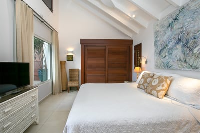 Luxury Villa Photo #42