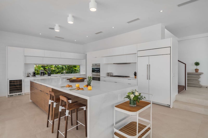 Beach Enclave Grace Bay 5 BDM Beachfront Villa