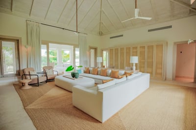 Luxury Villa Photo #26