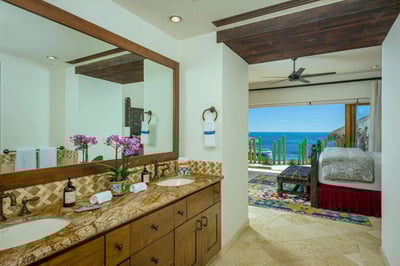 Luxury Villa Photo #33