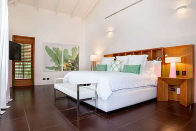 Luxury Villa Photo #12