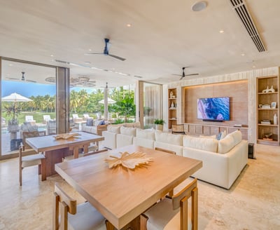 Luxury Villa Photo #28