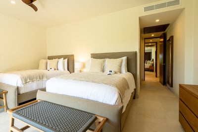 Luxury Villa Photo #31